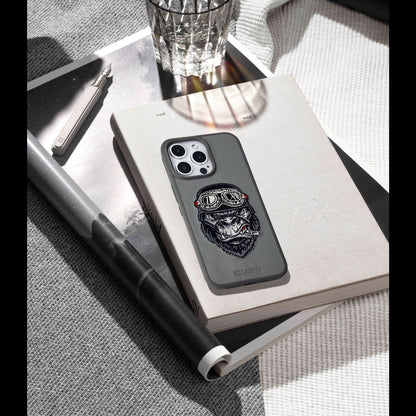 Patti iPhone 15 Pro Polo Smoker Gray