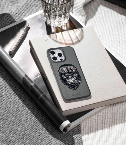 Patti iPhone 15 Pro Max Smoker Gray