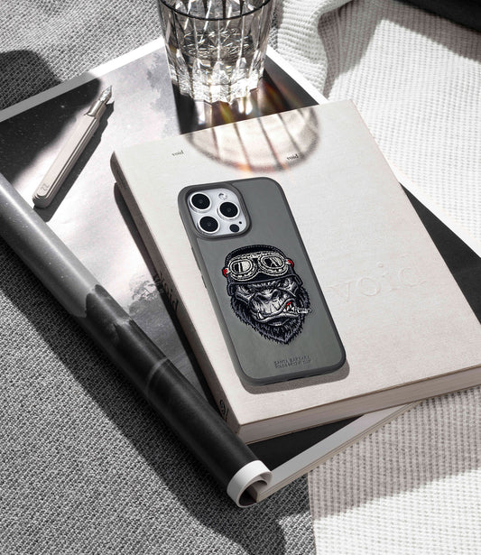 Patti iPhone 15 Pro Max Smoker Gray