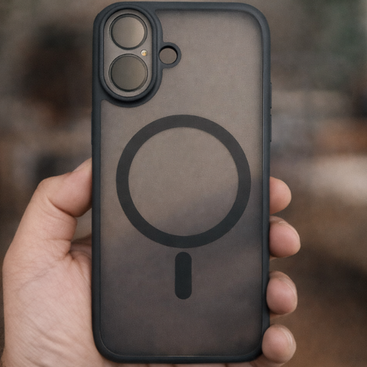Super Strong Frosted Mag Black iPhone 17 Case